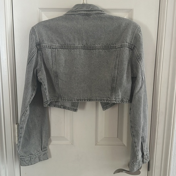 SOLD OUT NWT H&M CROPPED DENIM JACKET GREY SIZE XS - Picture 9 of 9